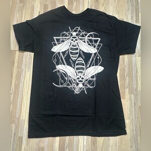 Twin Killer Bees Black Graphic T-Shirt, Size Medium